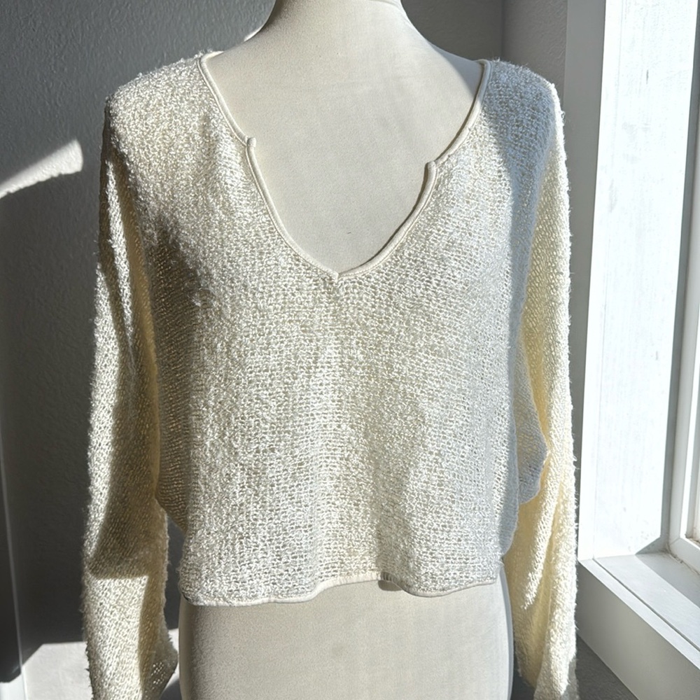 Out from under cropped knit top EUC
